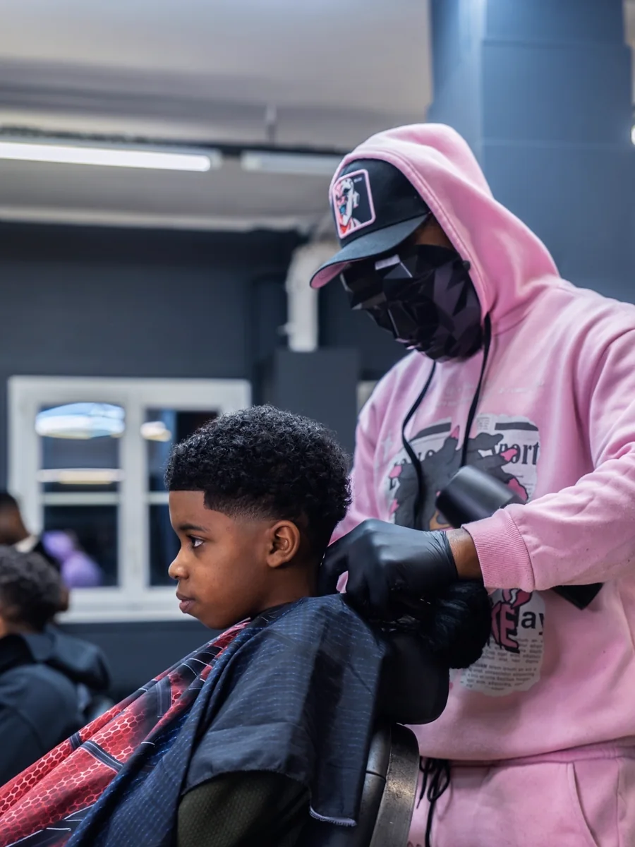Phiboss, barber chez MVP Barber